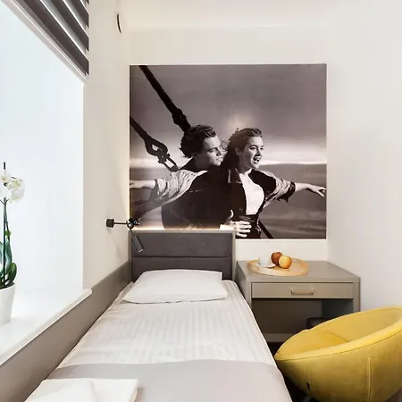 Bed & Breakfast Cinema