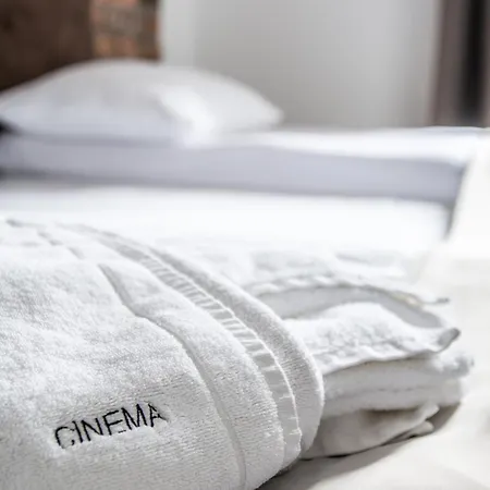 Cinema Bed & Breakfast Poznan